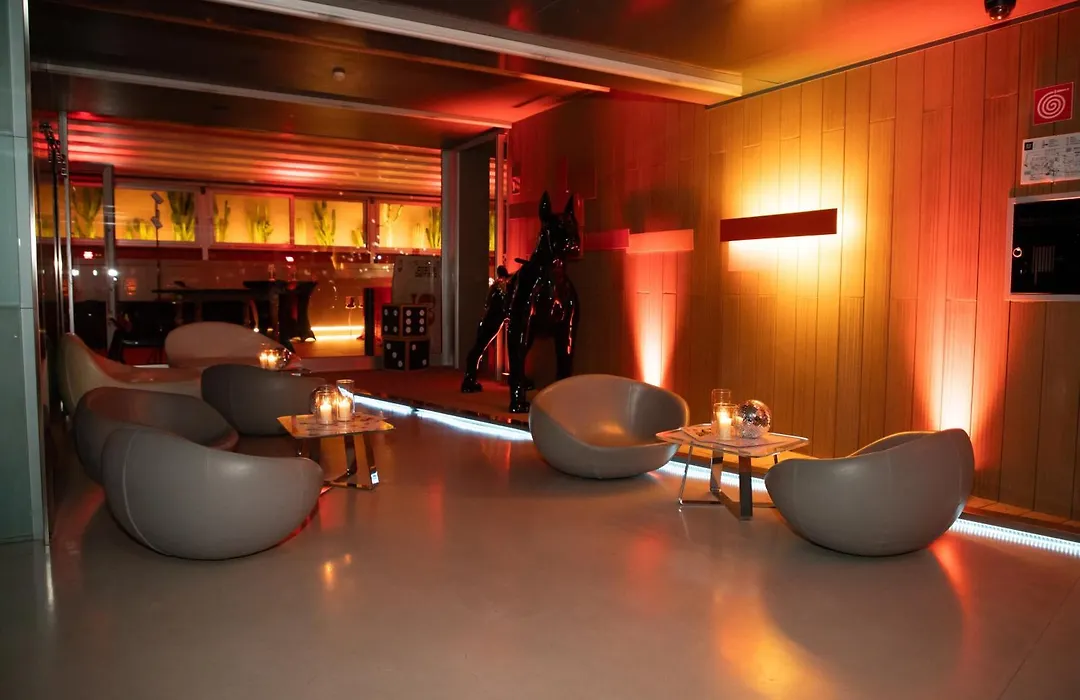 Hotel Zone-1